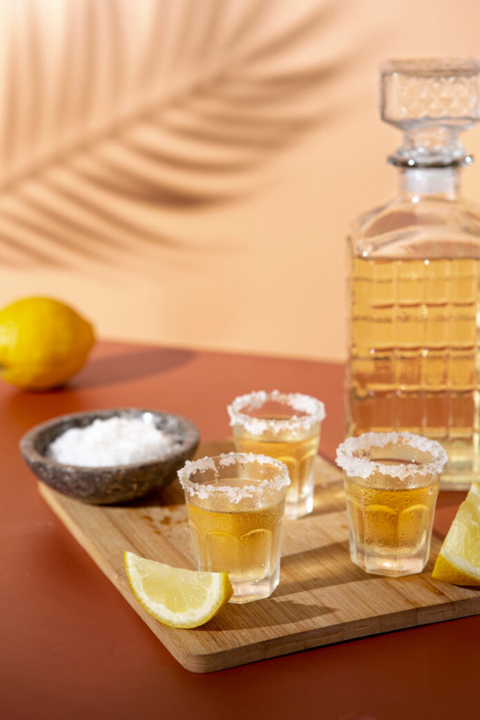 Tequila: Din Ce Este Făcută Această Băutură și Ce Originale Are?