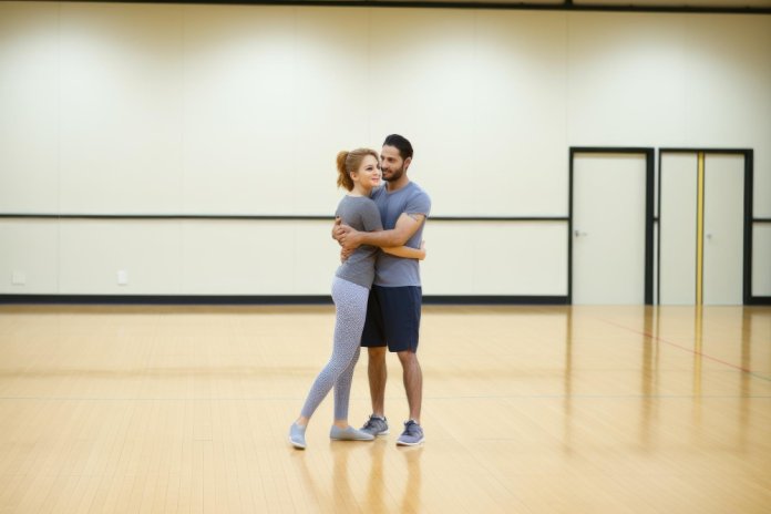 Ce să fac dacă partenerul meu nu vrea să danseze?