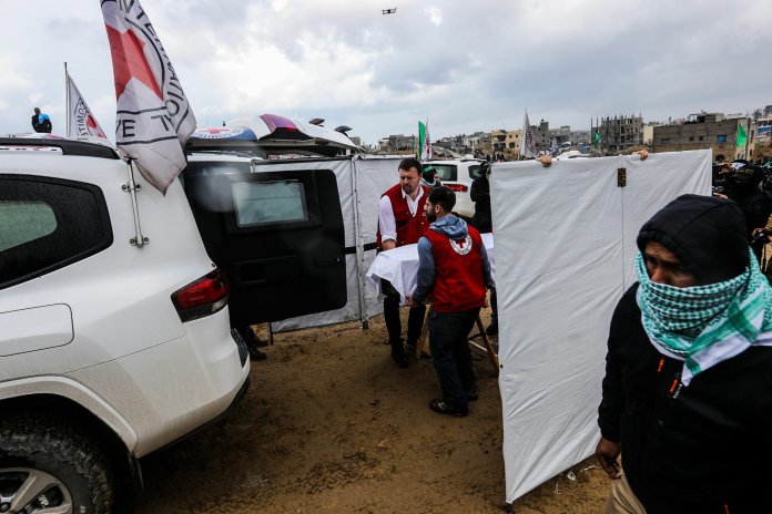 Israelul a restituit trupurile a 30 de palestinieni Israelul a restituit trupurile a 30 de palestinieni