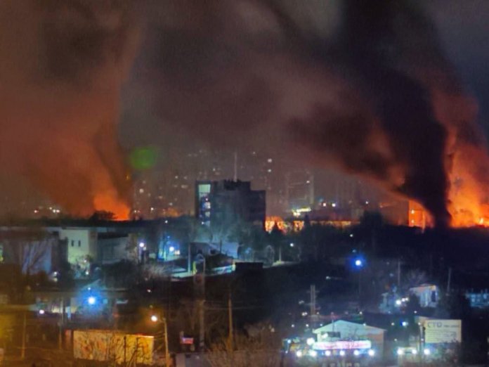 Ziua 1.345 a conflictului din Ucraina: Trupele ucrainene anihilează un sistem de rachete Osa rusesc în Herson, în timp ce Rusia inițiază un atac de noapte cu rachete și drone asupra Zaporojiei. Ziua 1.345 a conflictului din Ucraina: Trupele ucrainene anihilează un sistem de rachete Osa rusesc în Herson, în timp ce Rusia inițiază un atac de noapte cu rachete și drone asupra Zaporojiei.