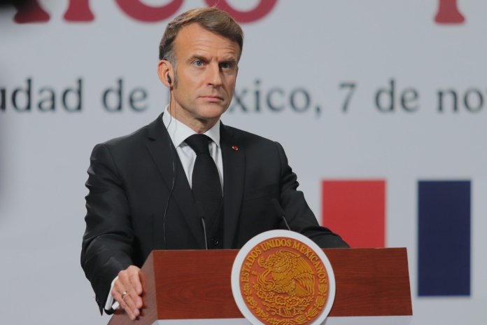 Furtul la Muzeul Luvru: Macron asigură că „podoabele vor fi recuperate”
