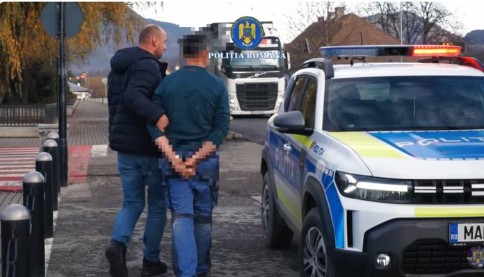 Moș Crăciun clandestin cu probleme legale: MAI a descoperit arme letale și substanțe interzise în pachetele de sărbători