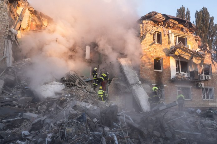 NYT: Un acord de pace secret, negociat de Statele Unite cu Rusia, ar obliga Kievul să renunțe la anumite teritorii și să diminueze efectivele armatei ucrainene.