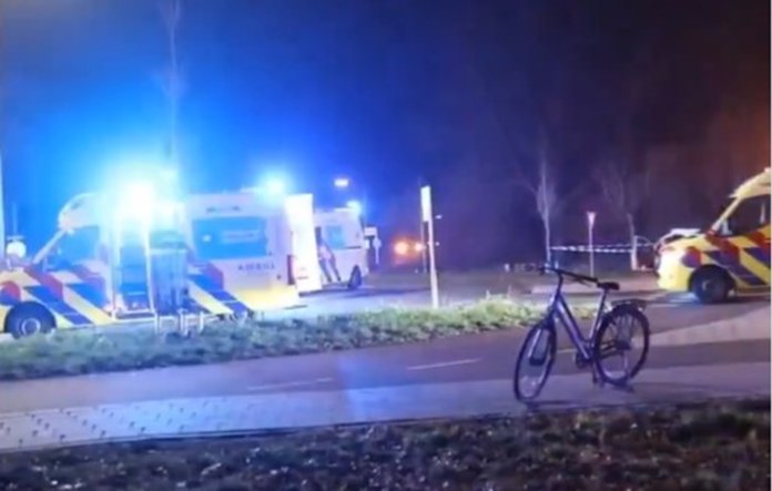 Nouă indivizi au fost răniți după ce un automobil a intrat într-o mulțime de oameni în Olanda, într-un incident considerat suspect.