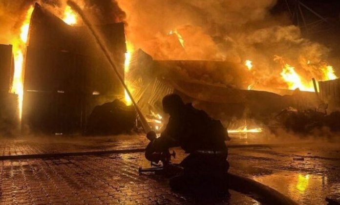 Sute de mii de persoane fără curent electric și încălzire în sudul Ucrainei din cauza atacurilor din Rusia