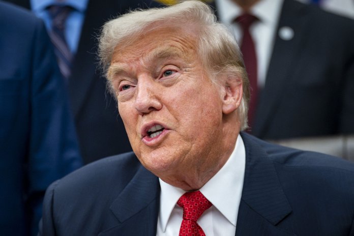 Trump avertizează Mexicul cu o taxă suplimentară de 5%