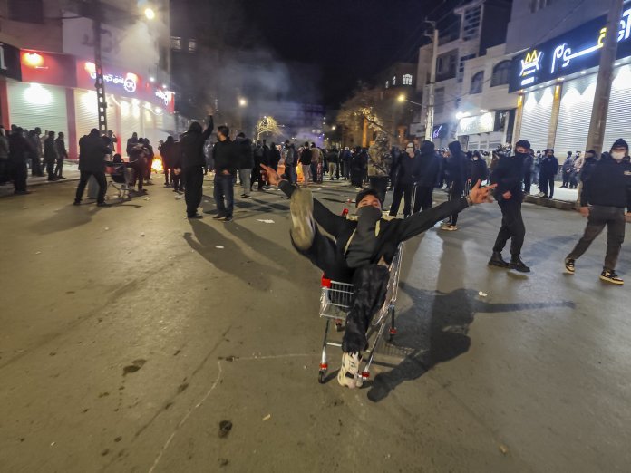 Mai mult de 530 de morți rezultati din reprimarea demonstrațiilor în Iran, conform informațiilor furnizate de activiști.