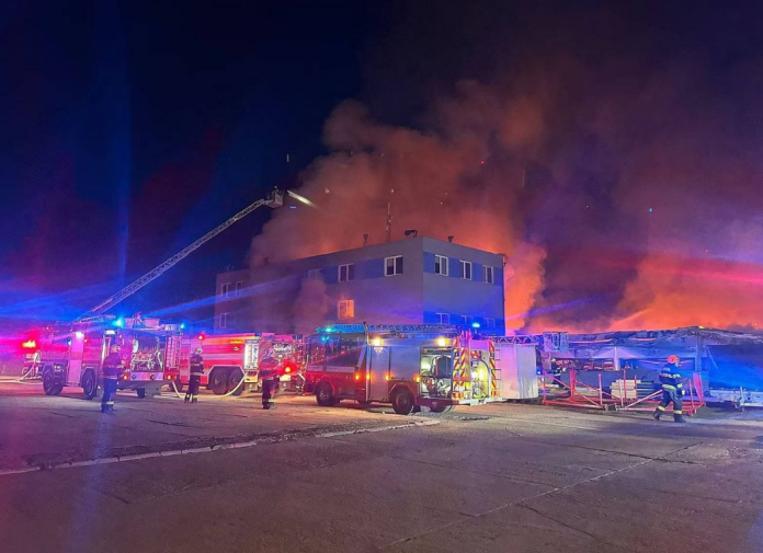 Autoritățile cehe analizează potențiale conexiuni cu Rusia în legătură cu incendiul de la o uzină de drone