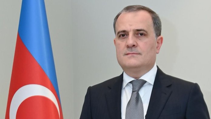 Azerbaidjan își recall diplomații din Iran, ca urmare a bombardamentului aerian ce a rănit patru indivizi.