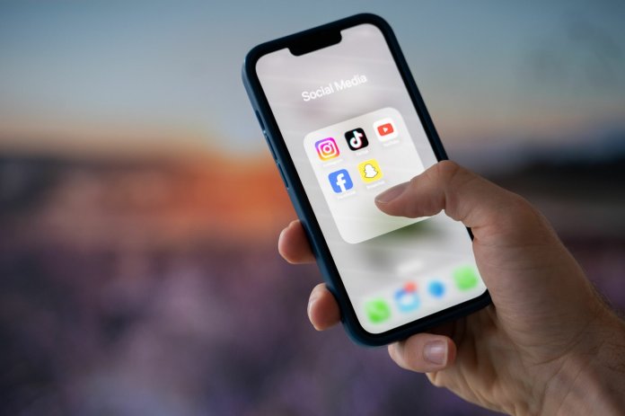 Interdicția nu a oprit totul: 20% dintre copii din Australia continuă să fie pe rețelele sociale.