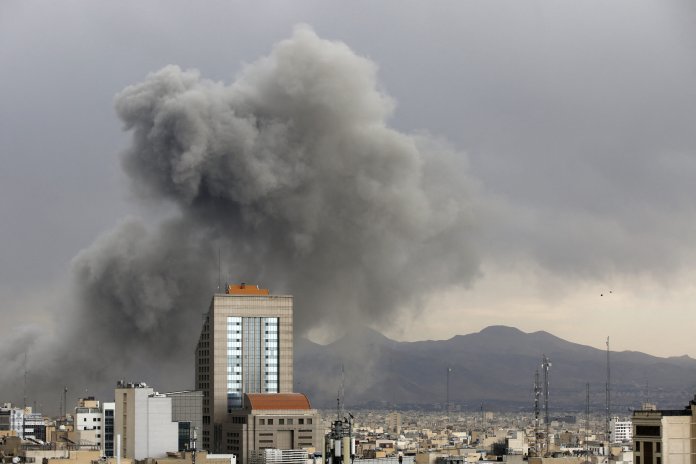 Operațiunea Israelului împotriva Iranului, care a fost programată pentru mijlocul anului 2026, s-a desfășurat acum. De ce?