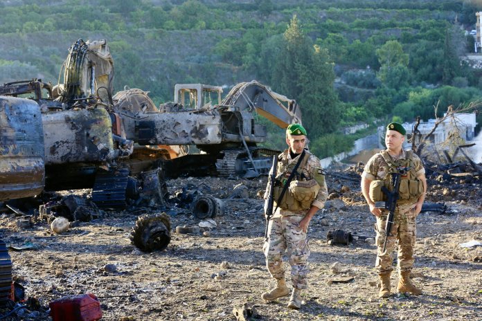 Război în Orientul Mijlociu, ziua 26 | Teheran trimite rachete către Israel, Kuweit, Iordania și Bahrain / Minimum 9 decedați în atacuri israeliene în sudul Libanului / Iran notifică ONU cu privire la trecerea unor nave prin Strâmtoarea Ormuz