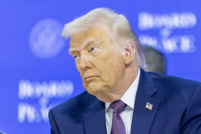 Războiul cu Iranul intensifică tensiunile transatlantice: Trump se bazează mai mult pe Europa decât prevedea.