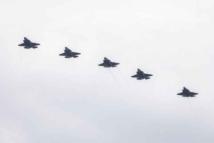 Iranul declară că a doborât mai multe „aeronave ostile” în timpul operațiunii de salvare a pilotului american