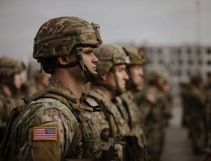 Veteran al armatei americane, acuzat de expunerea informațiilor confidențiale ale unei unități de elită de comandă.