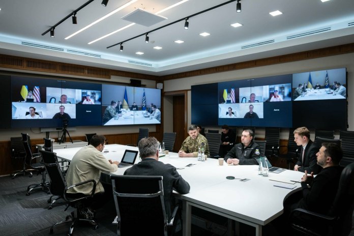 Zelenski a purtat convorbiri cu reprezentanții lui Trump referitor la negocierea păcii în Ucraina