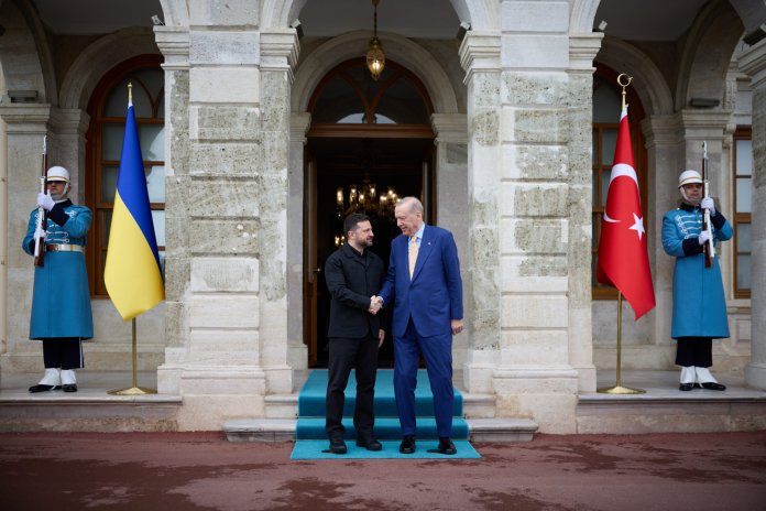 Zelenski și Erdogan au discutat la Istanbul întărirea colaborării în sectorul securității.