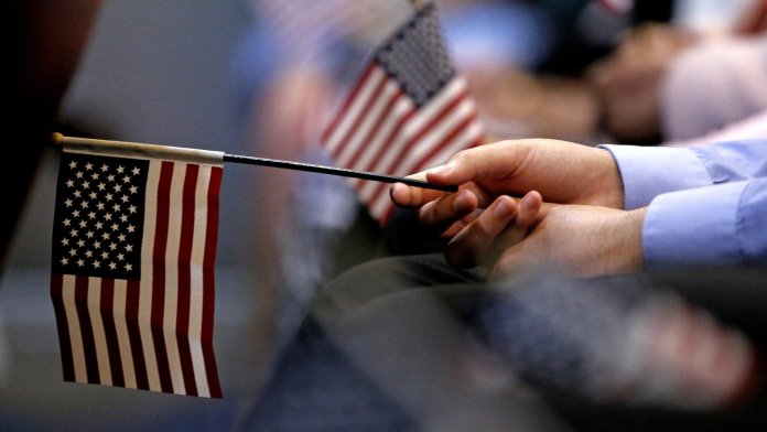 Administrația Trump trimite persoanele care solicită green card acasă până la obținerea aprobării cererilor.