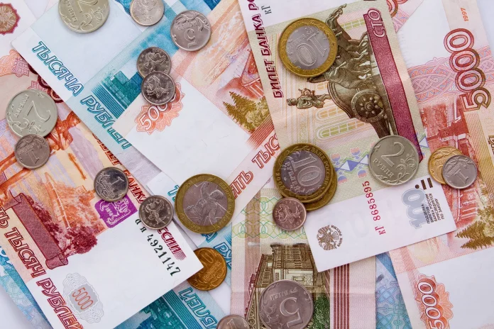 Economia Rusiei, tot mai afectată de restricții Economia Rusiei, tot mai afectată de restricții. Companii mari trec printr-un „colaps gestionat”
