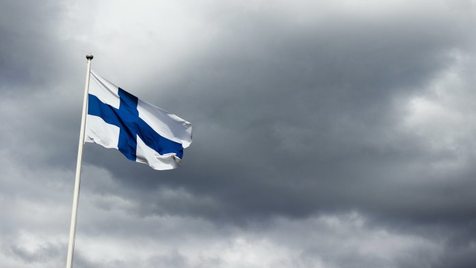 Finlanda anunță finalizarea pericolului reprezentat de dronele la Helsinki și reaprinde aeroportul.