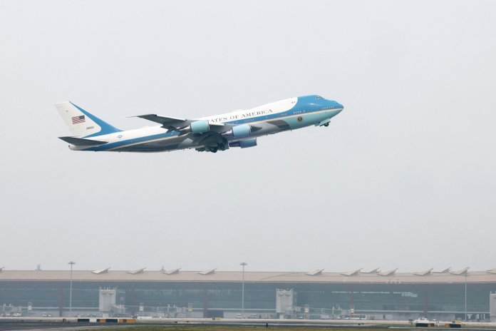 Casa Albă se separă de aeronava prezidențială Air Force One, care a fost operativă timp de mai bine de 30 de ani