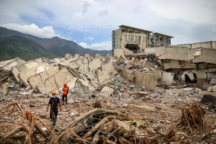 Complex rezidențial din perioada Chávez, devastat de seismele din Venezuela