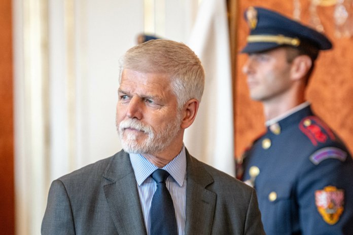 Guvernul Cehiei își exclude președintele din delegația la summitul NATO de la Ankara.