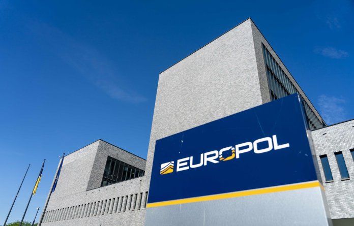 Mesajele criptate au scos la iveală o rețea mafiotă din Kosovo asociată cu activități ilegale de 80 de milioane de euro.