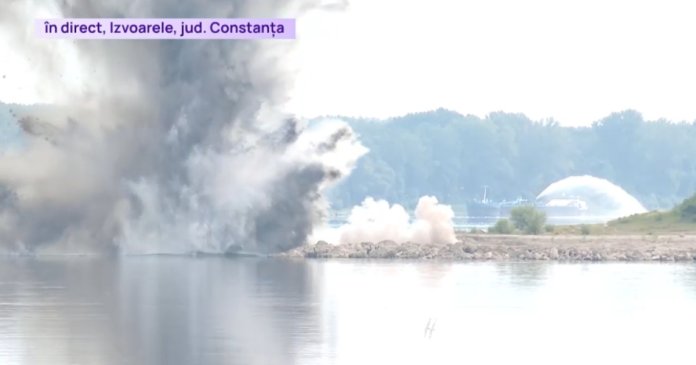 Explozii controlate pe Dunăre. Forțele armate încearcă să ghideze apa către Cernavodă, după prima detonare...