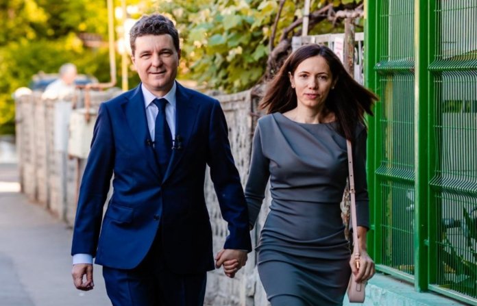 Mirabela Grădinaru, partenera liderului Nicușor Dan, a făcut publică declarația de avere.