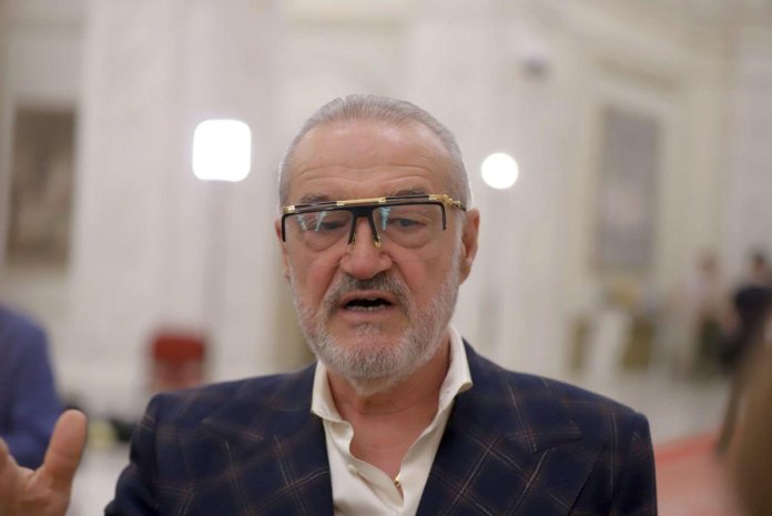 „Nemulțumit de doi fotbaliști în Sepsi - FCSB, Gigi Becali afirmă: „Nu-mi oferă ciocolată din start și mă întristez. Părere nefavorabilă și despre el”