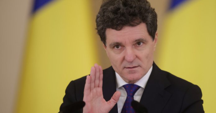 Nicușor Dan contestă modificările propuse de PSD la legea de decarbonizare: „Voi analiza cu cea mai mare...